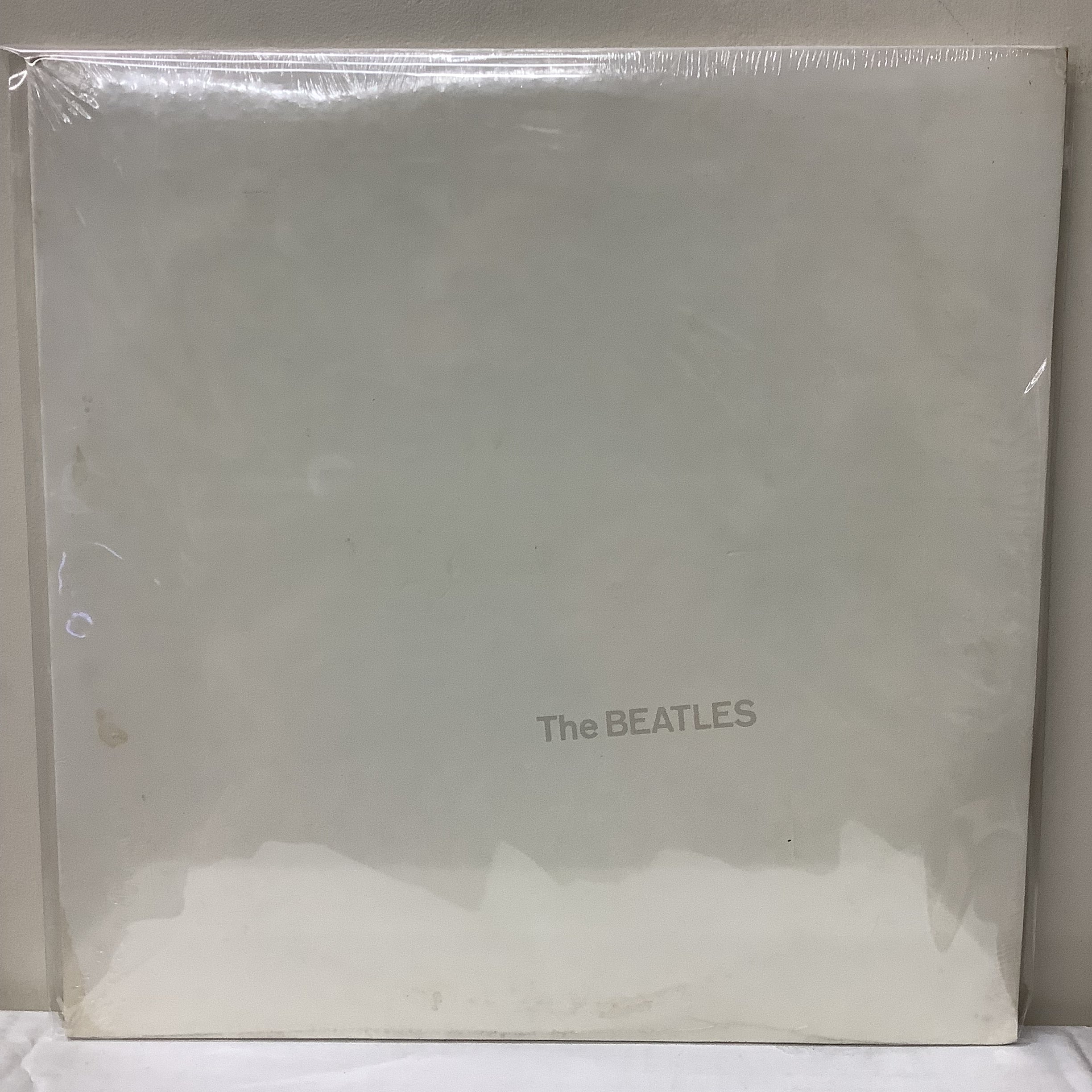 Beatles – White Album 1968 Japan 2 LP red vinyl with numbered cover and obi  complete!